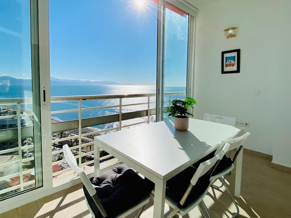 ¡Magnificas Vistas Al Mar! Piscina Y Wifi Gratis Apartman Torremolinos Kültér fotó