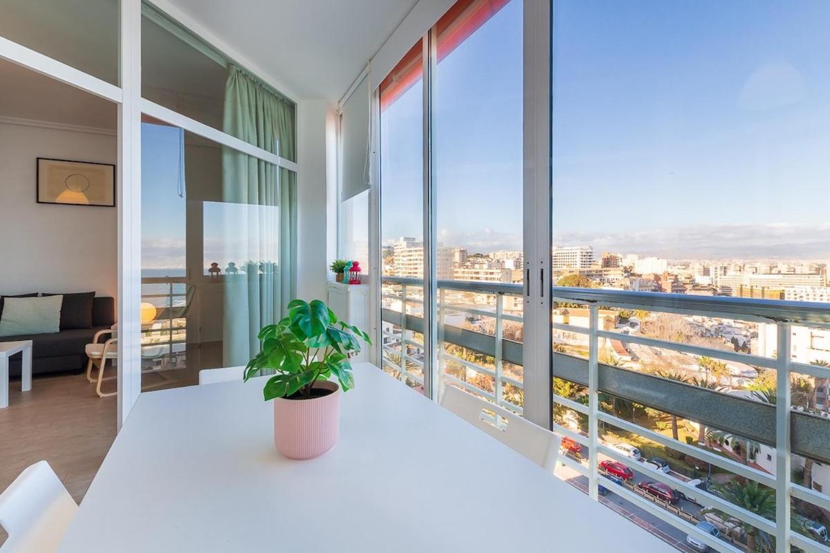 ¡Magnificas Vistas Al Mar! Piscina Y Wifi Gratis Apartman Torremolinos Kültér fotó