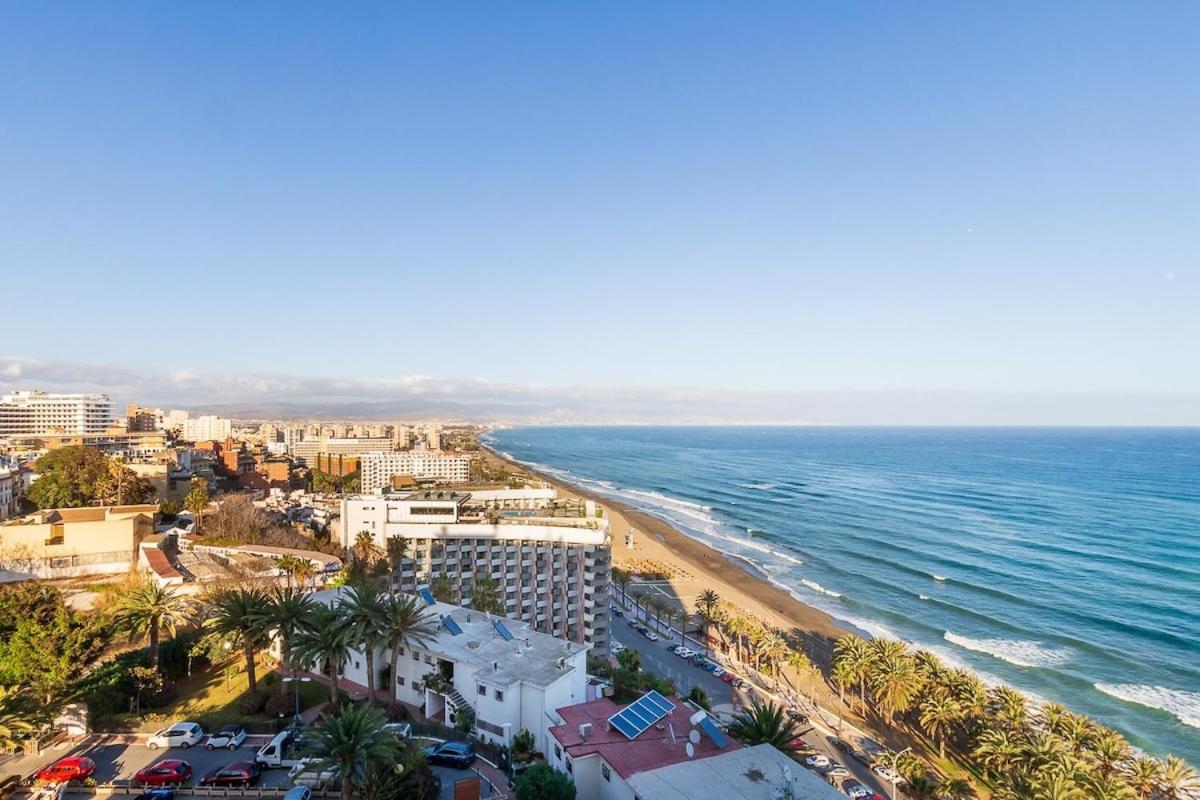 ¡Magnificas Vistas Al Mar! Piscina Y Wifi Gratis Apartman Torremolinos Kültér fotó