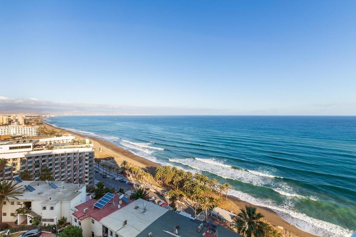 ¡Magnificas Vistas Al Mar! Piscina Y Wifi Gratis Apartman Torremolinos Kültér fotó